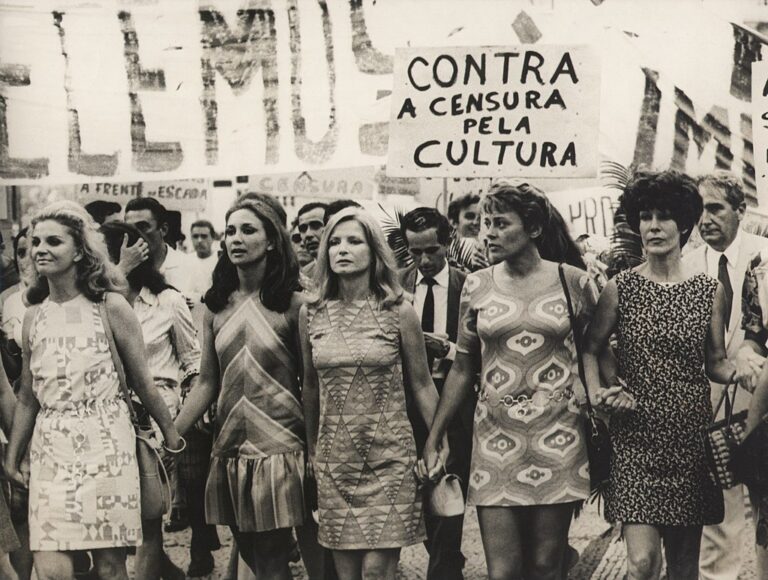 Artistes brasileres protesten contra la Dictadura el 1968 © Adam Cuerden / Arquivo Nacional