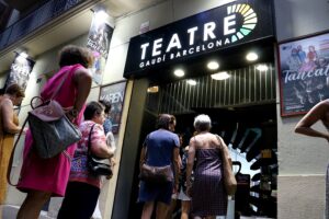 Públic d'agost al Teatre Gaudí @ Mar Vila
