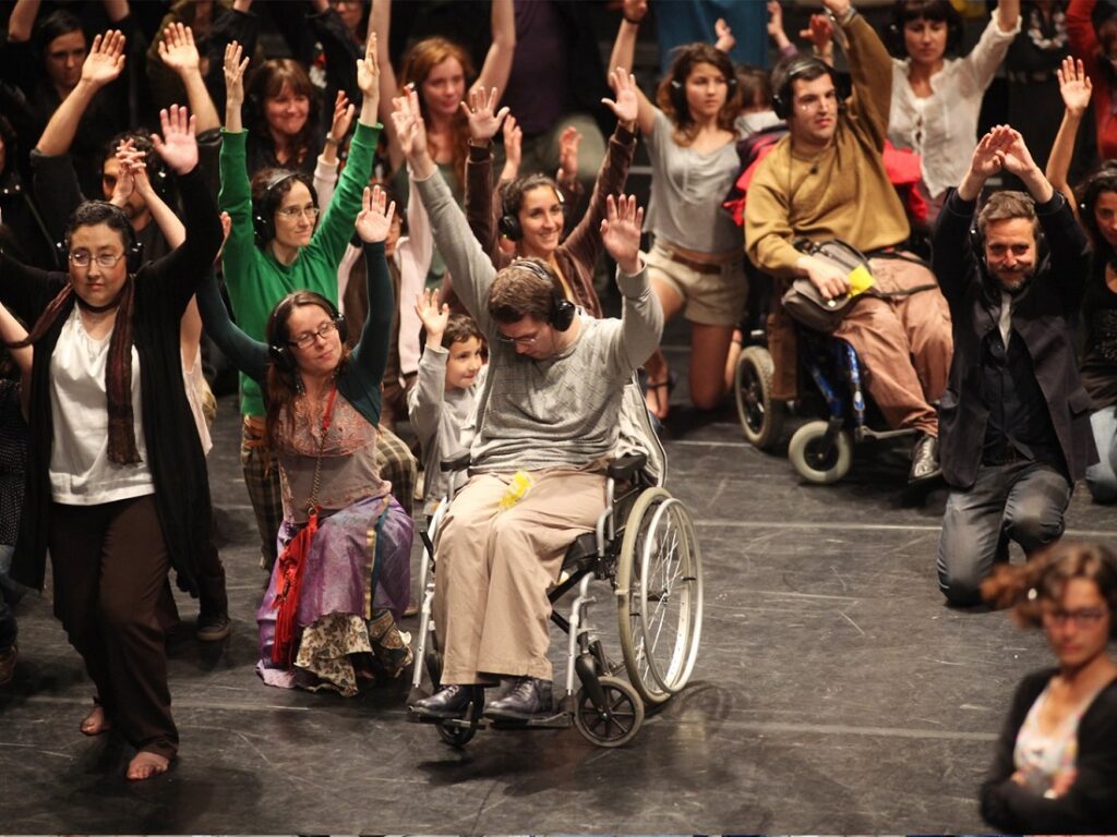Nascuda el 2006, Apropa Cultura té la voluntat de millorar la vida de les persones en situació de vulnerabilitat a través de la cultura © Apropa Cultura