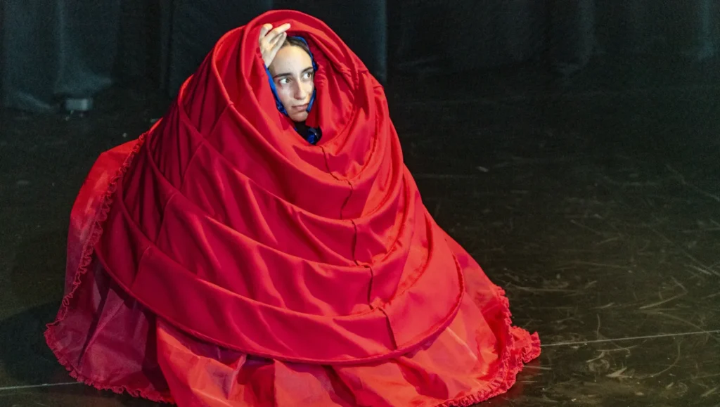 Lua Amat Fernández a 'Reiterat rei tarat', de Jordi Oriol © César Font Barbero