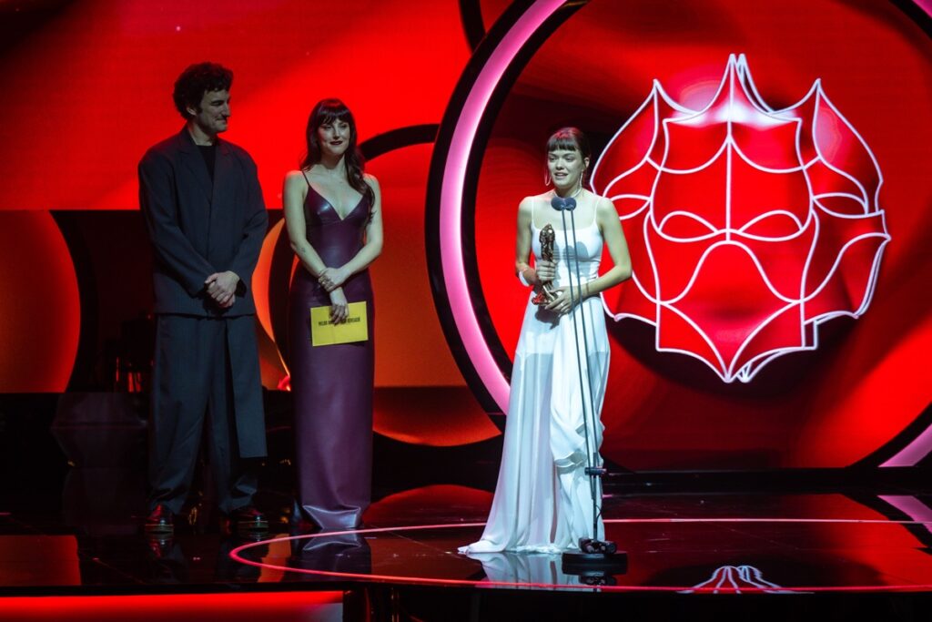 Llúcia Garcia recull el Gaudí ©  Jordi Borràs / ACN