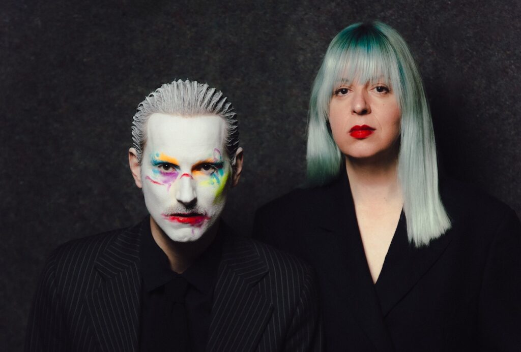 Nao Albet i Marta Pazos a una imatge promocional de 'L'òpera de tres rals' © Marta Mas Girones