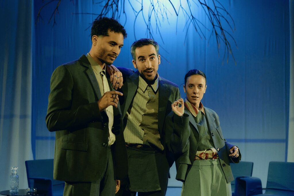 Ton Viera, Martí Atance i Alba Vinton a 'Goodbye Europe. Lost Words'  © Roc Pont 