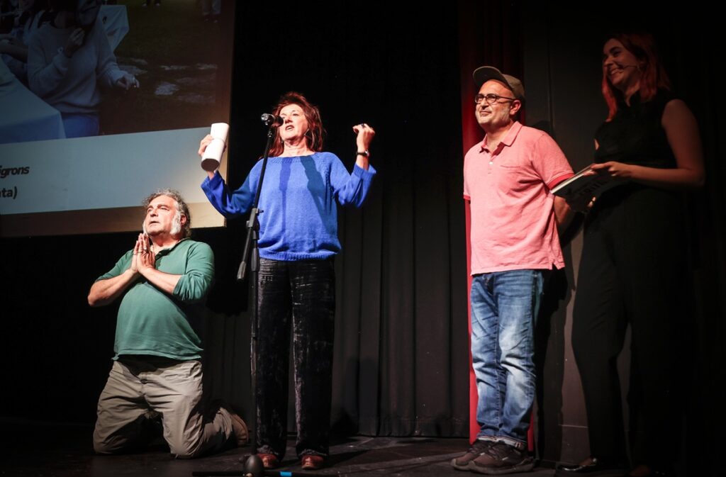 Escarlata recullen el premi per 'Ròdols i cigrons' © Martí E. Berenguer