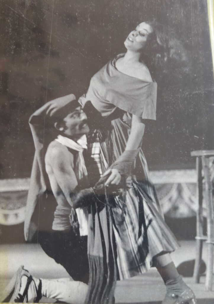 Enric Serra i Maria Jesus Lleonart a Faixes turbants i barretines Grec76